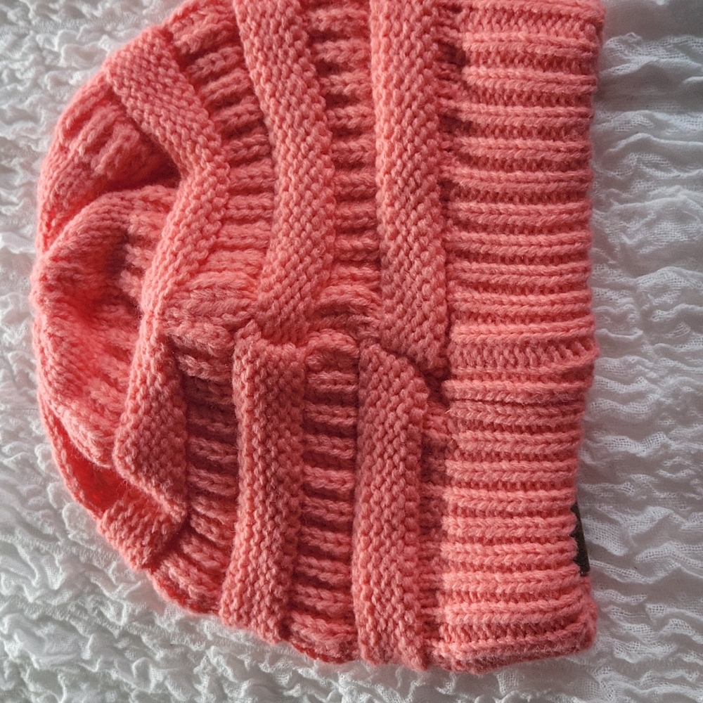 Knit hat from CC - Picture 3 of 3